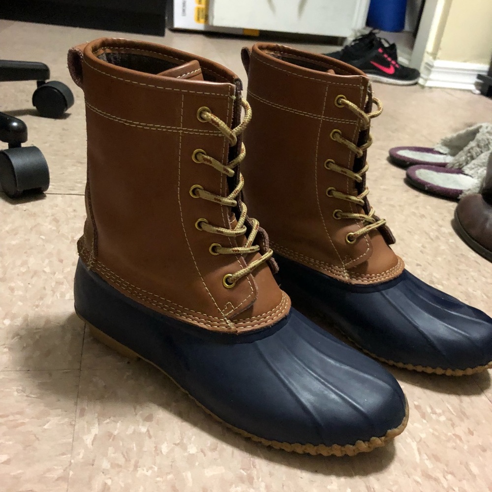 Khomu rain boots. Women’s size 8.